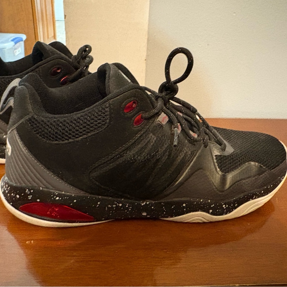 Men’s And1 Basketball Sneakers